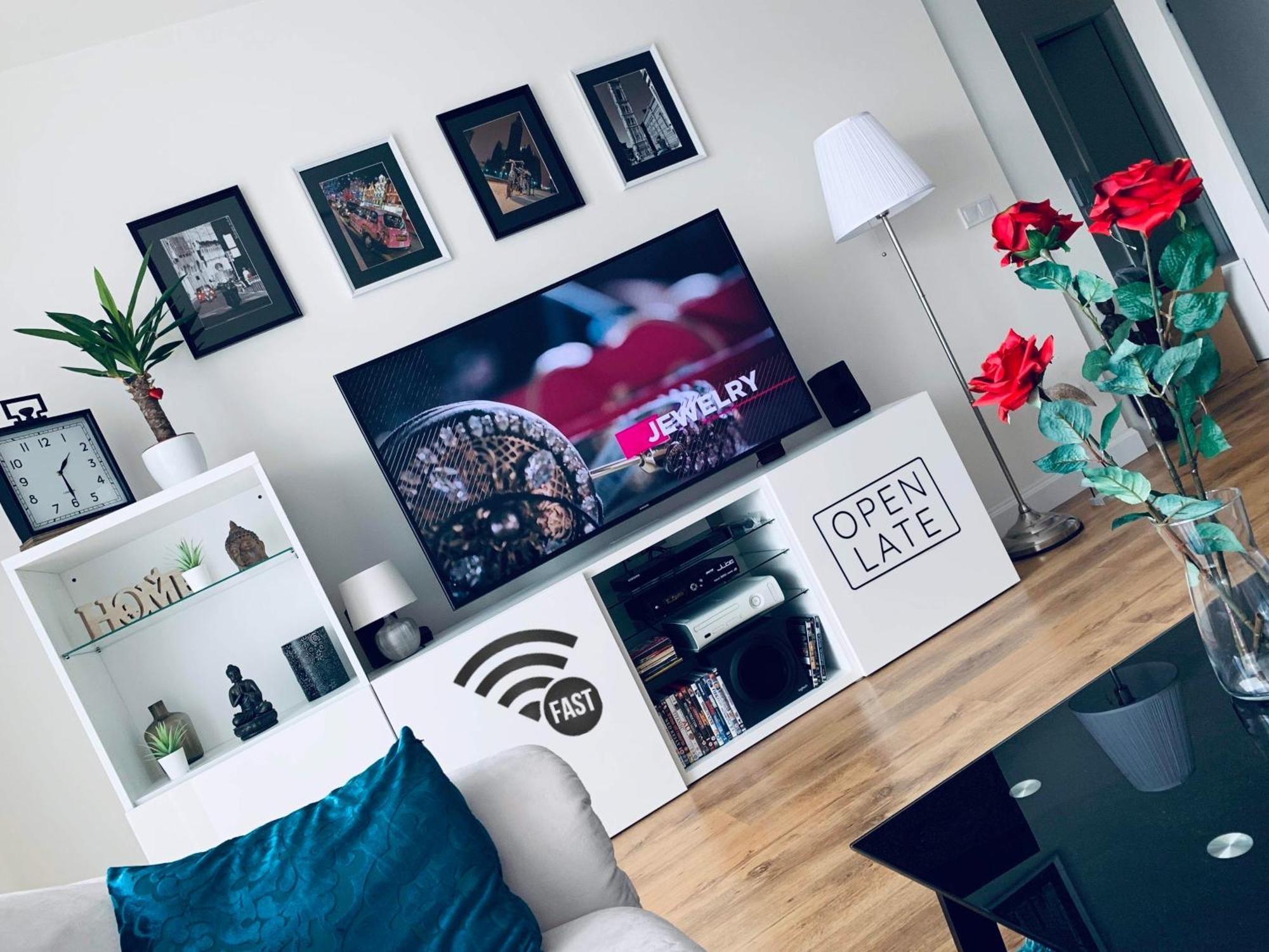 E1 Luxury Oldtown Apt - 2X Parking, Foodstore, Pcscreen, Netflix, Unlimited Music, Crib, Babychair, Fastwifi, Aircon โกชิเซ ภายนอก รูปภาพ